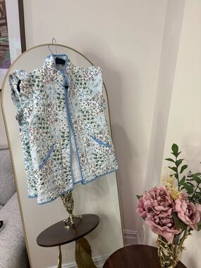 Veveret Floral Quilted Sleeveless spring summer light weight Puffer vest